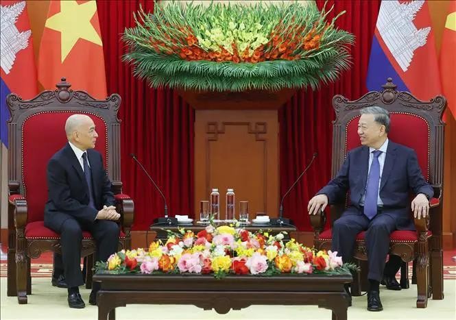 Vietnam gives top priority to relations with Cambodia: Party chief